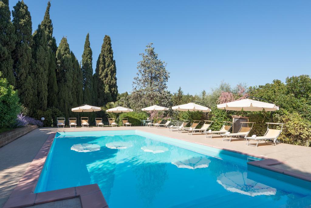 B&B Villa Il Poggetto เวนตูรีนา แตร์เม ภายนอก รูปภาพ