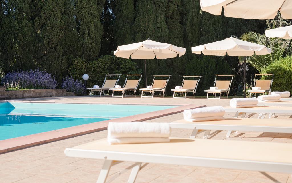 B&B Villa Il Poggetto เวนตูรีนา แตร์เม ภายนอก รูปภาพ