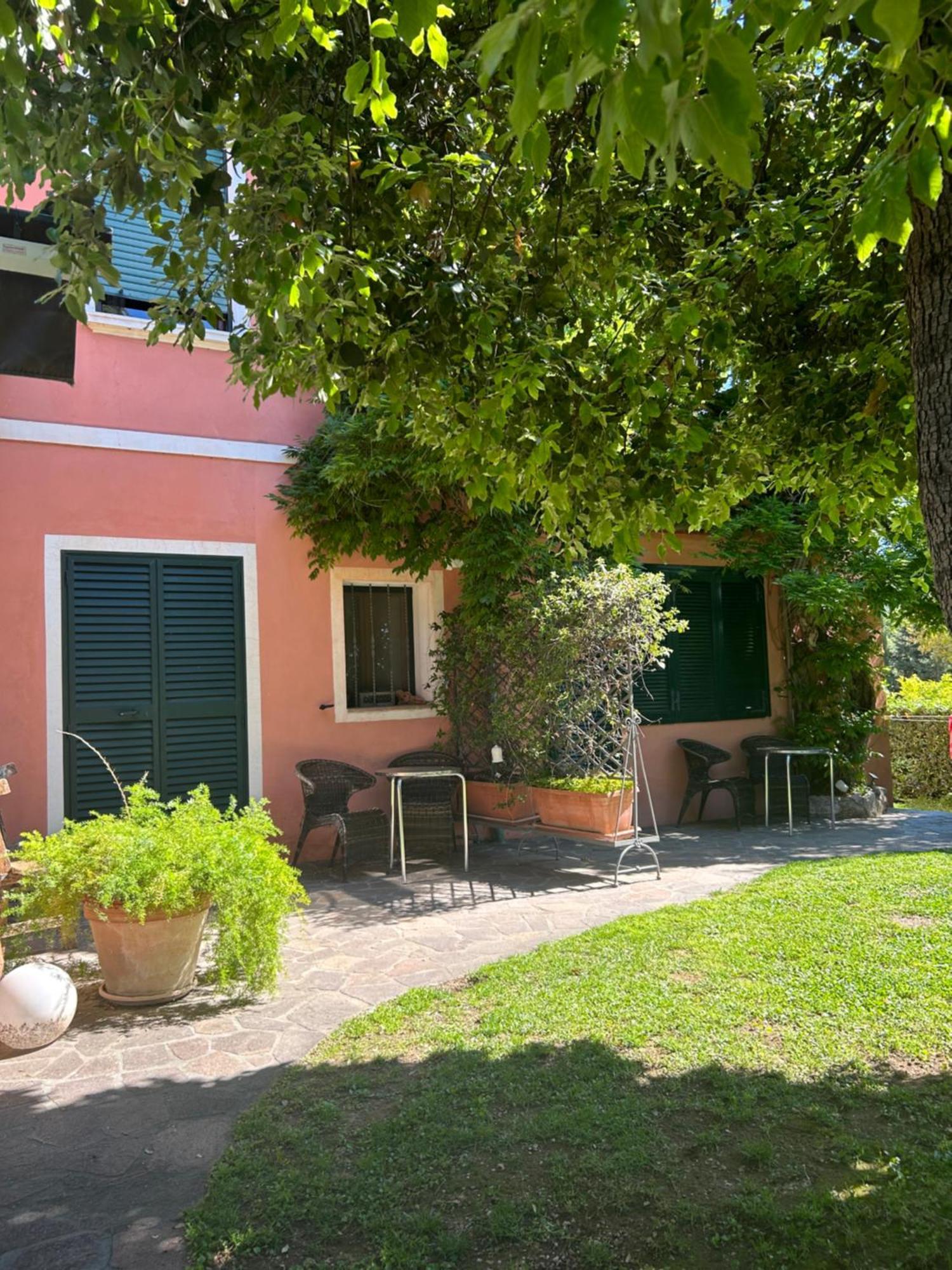 B&B Villa Il Poggetto เวนตูรีนา แตร์เม ภายนอก รูปภาพ