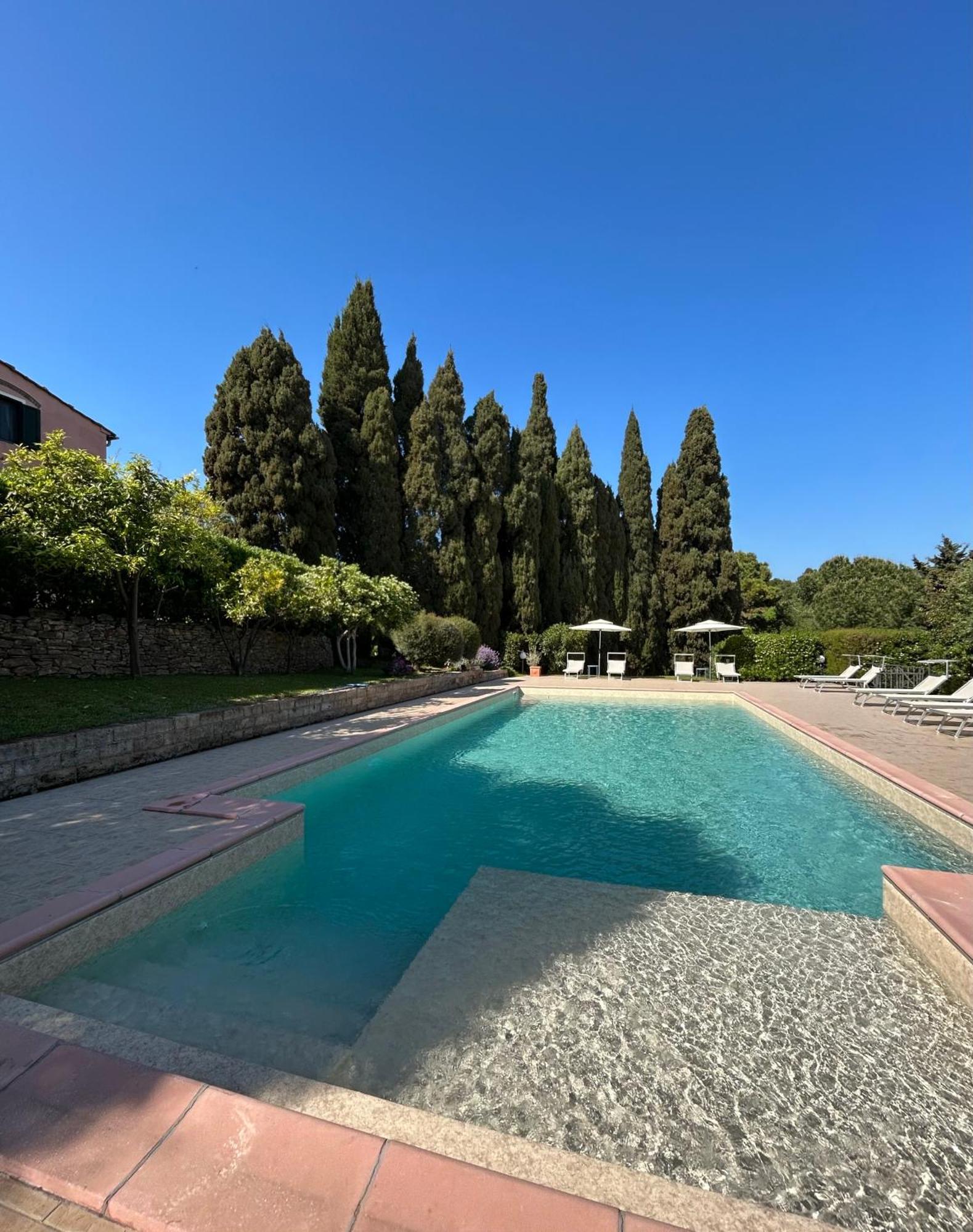 B&B Villa Il Poggetto เวนตูรีนา แตร์เม ภายนอก รูปภาพ