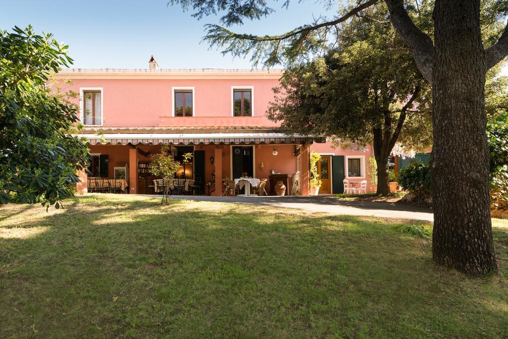 B&B Villa Il Poggetto เวนตูรีนา แตร์เม ภายนอก รูปภาพ