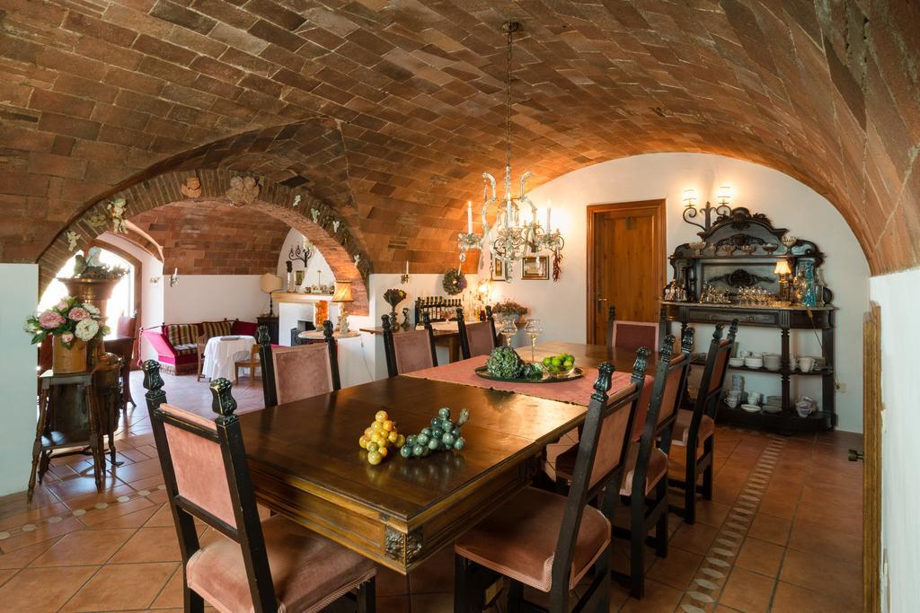 B&B Villa Il Poggetto เวนตูรีนา แตร์เม ภายนอก รูปภาพ